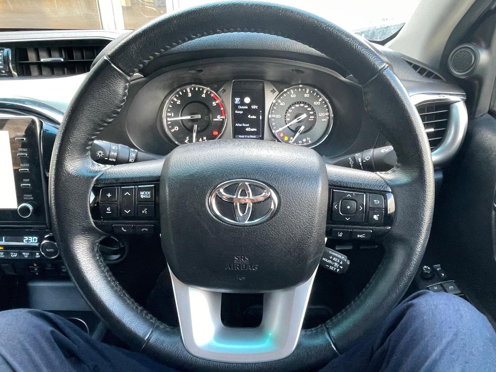 Toyota Hilux - image 26